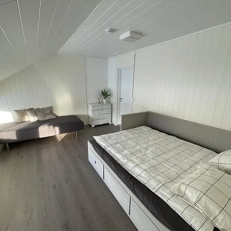 Spacious House In * تريسيل